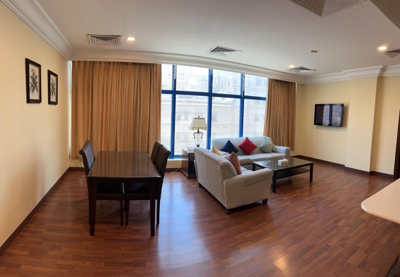 The Palace Suites El-Huber Dış mekan fotoğraf