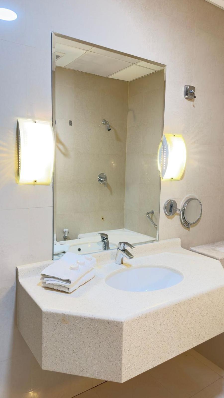 The Palace Suites El-Huber Dış mekan fotoğraf