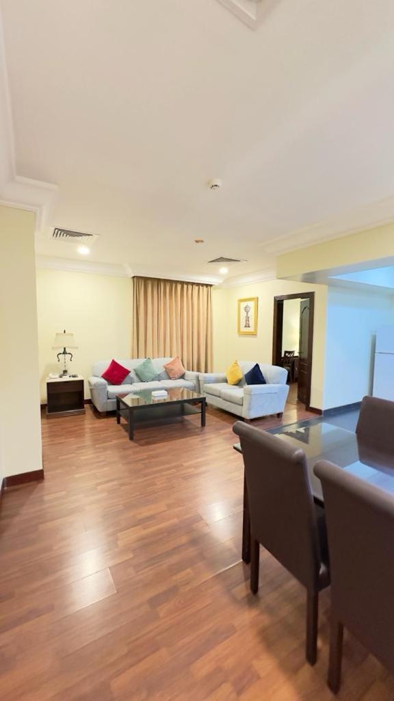 The Palace Suites El-Huber Dış mekan fotoğraf