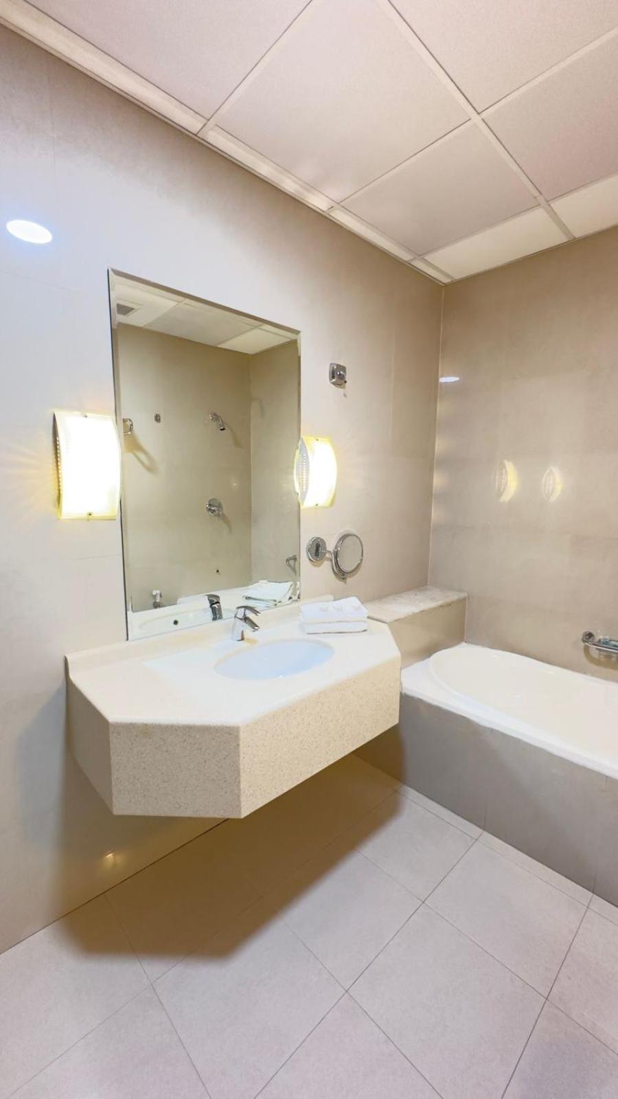 The Palace Suites El-Huber Dış mekan fotoğraf