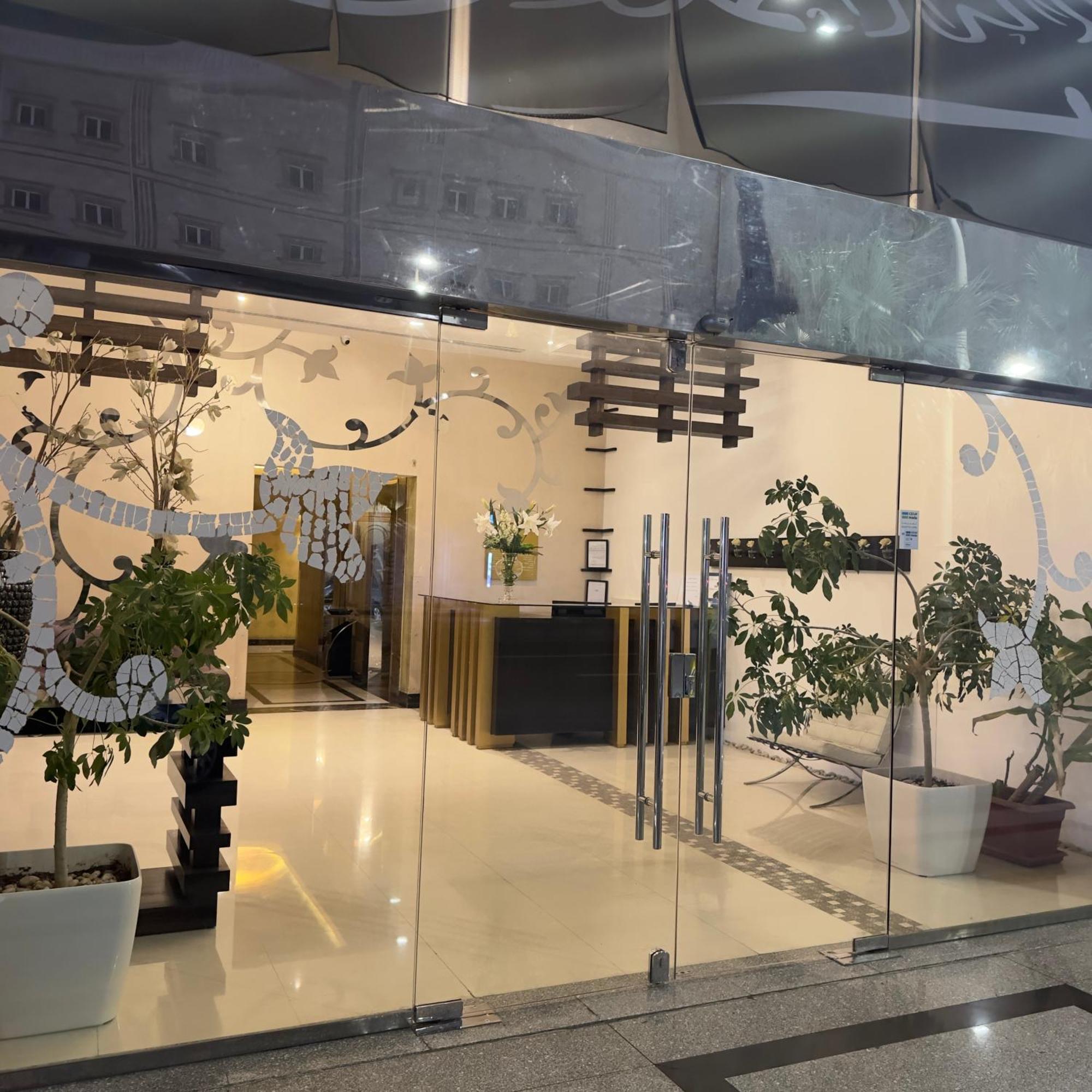 The Palace Suites El-Huber Dış mekan fotoğraf