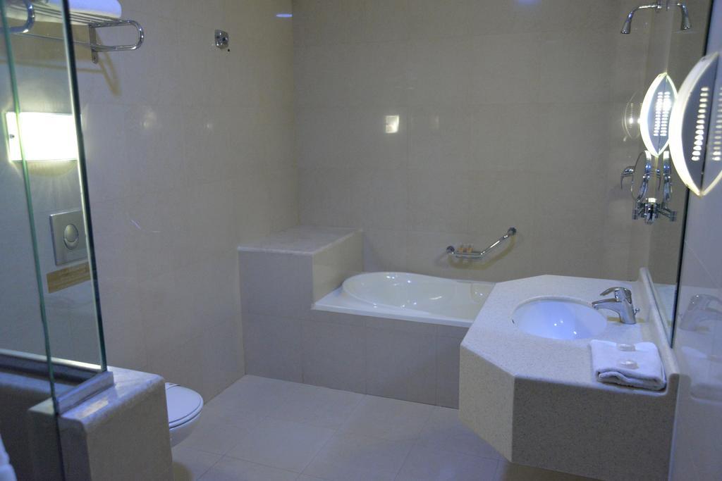 The Palace Suites El-Huber Dış mekan fotoğraf